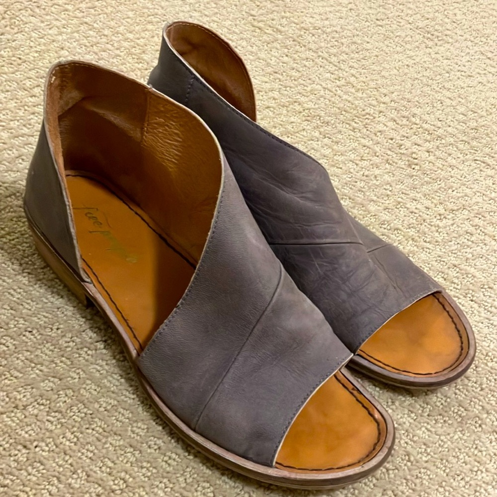 Free People leather sandal with a half wrap, gray leather and wooden sole/heel